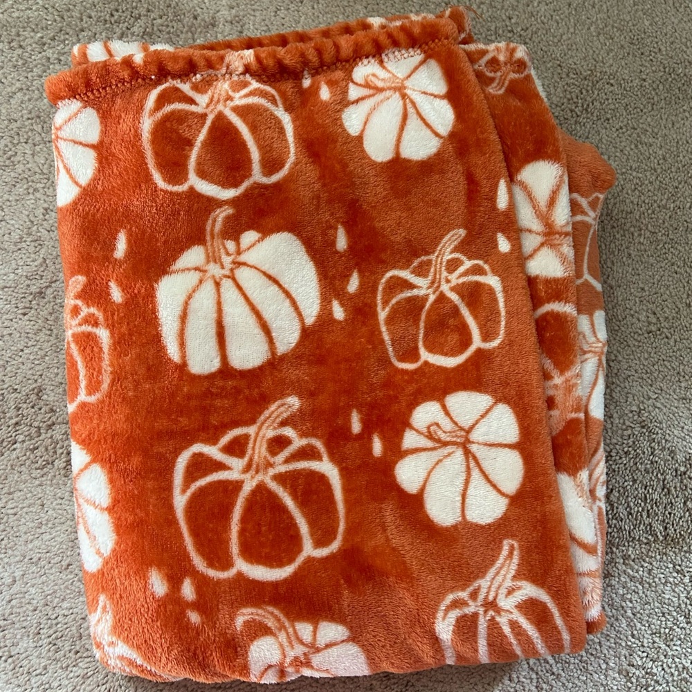 Spritz Orange and White Pumpkin Throw Blanket